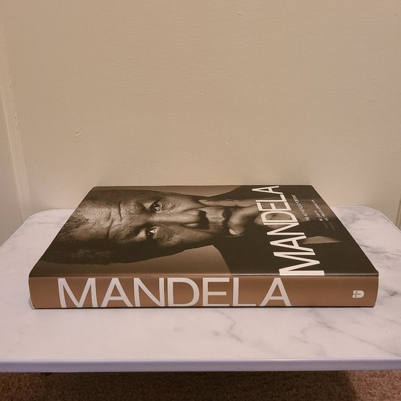 Mandela The Authorized Portrait - Picture 3 of 7